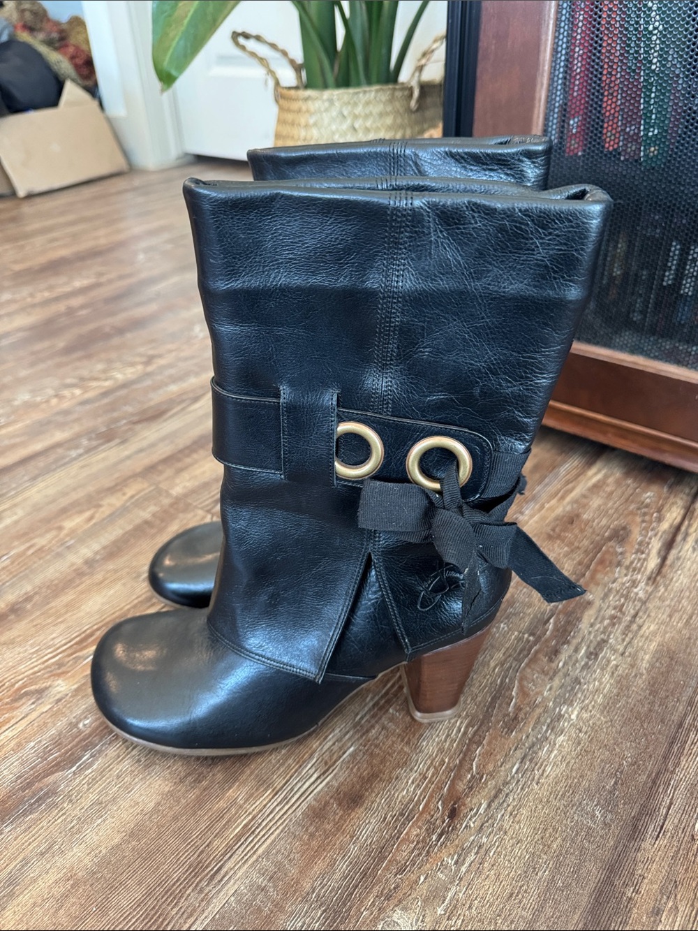 John Fluevog Black Leather Soprano Inge mid calf boots - Picture 3 of 5